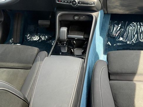 Used 2023 Volvo XC40 Recharge Ultimate AWD/4WD image 15