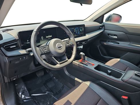 Used 2026 Nissan Kicks SR FWD image 13