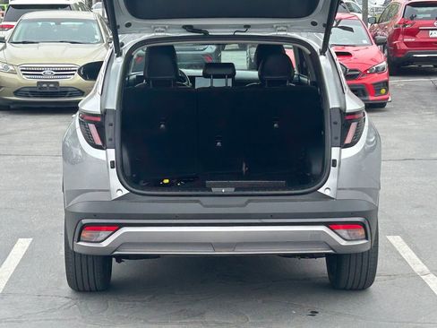 Used 2025 Hyundai Tucson Limited AWD/4WD image 33
