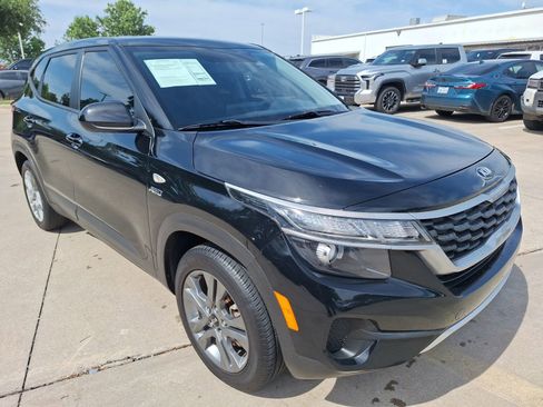 Used 2021 Kia Seltos LX AWD/4WD image 8