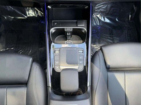 Used 2023 Mercedes-Benz GLB 250 4MATIC image 18