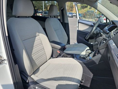 Used 2022 Volkswagen Tiguan S image 13