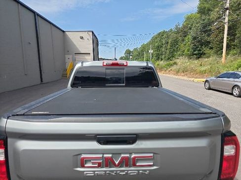 Used 2024 GMC Canyon AT4 w/ AT4 Premium Package AWD/4WD image 4