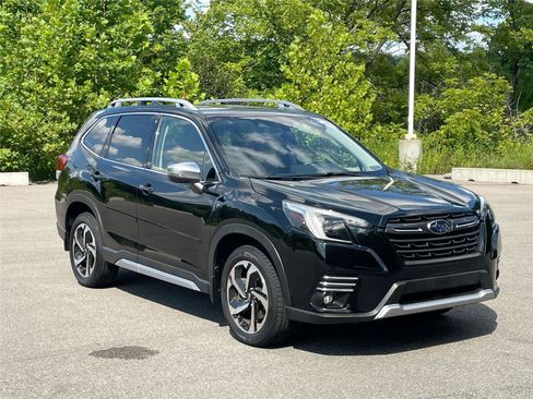 Certified 2023 Subaru Forester Touring AWD/4WD image 7
