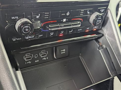 New 2025 Jeep Grand Cherokee Altitude image 21