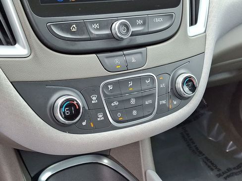 Used 2023 Chevrolet Malibu LT FWD image 23