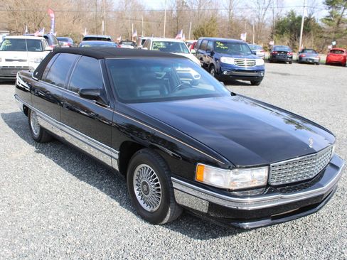 Used 1995 Cadillac De Ville Sedan FWD image 4