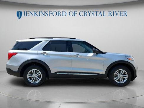Used 2023 Ford Explorer XLT w/ Equipment Group 202A AWD/4WD image 3