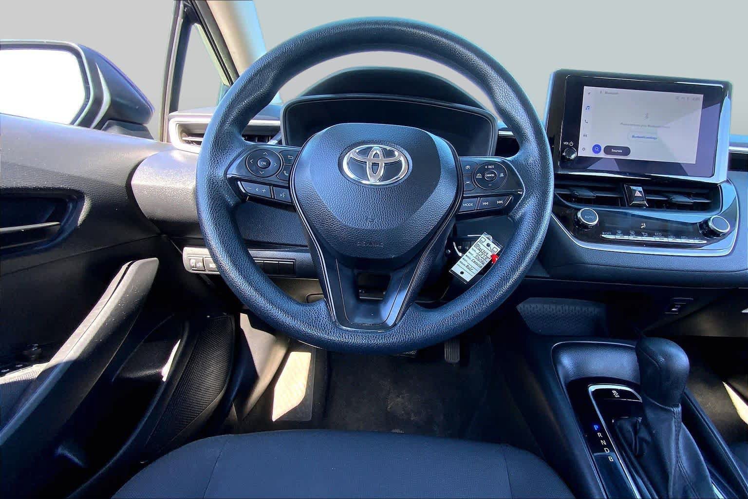 Used 2024 Toyota Corolla LE FWD image 6