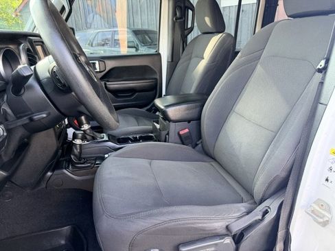 Used 2018 Jeep Wrangler Unlimited Sport AWD/4WD image 10