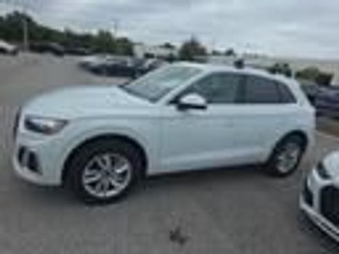Used 2023 Audi Q5 2.0T Premium w/ Convenience Package AWD/4WD image 7