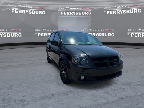Used 2016 Dodge Grand Caravan SXT FWD image 2