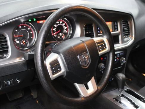 Used 2013 Dodge Charger SE image 10