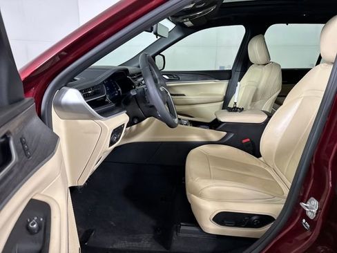 Used 2022 Jeep Grand Cherokee Limited 4xe w/ Luxury Tech Group II image 11