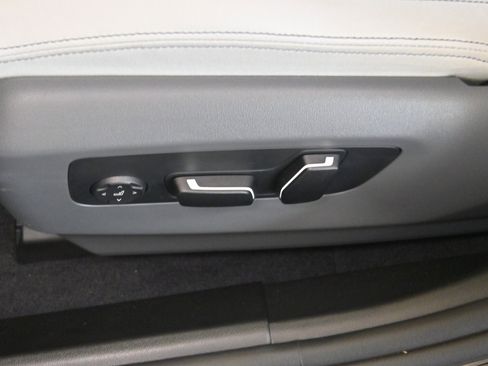 New 2024 BMW i5 eDrive40i w/ Executive Package image 11