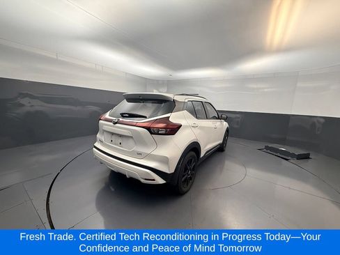 Used 2023 Nissan Kicks SR w/ SR Premium Package FWD image 4
