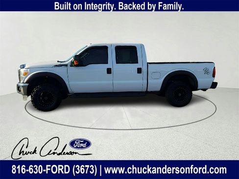 Used 2016 Ford F250 XLT w/ Camper Package image 3