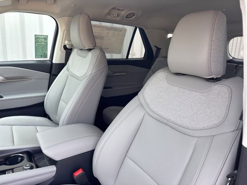 New 2025 Ford Explorer Active w/ Active Comfort Package image 23