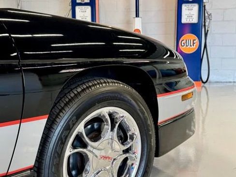 Used 1998 Chevrolet Monte Carlo Z34 image 13