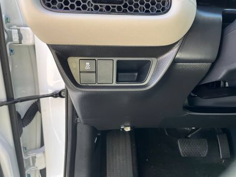 Certified 2025 Honda HR-V LX image 31
