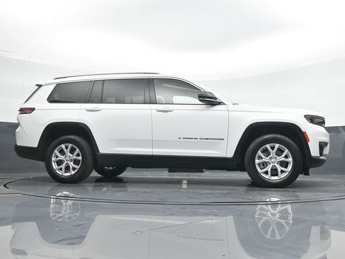 Used 2022 Jeep Grand Cherokee L Limited image 22
