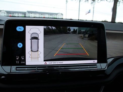 Certified 2025 Volkswagen Atlas SE image 21