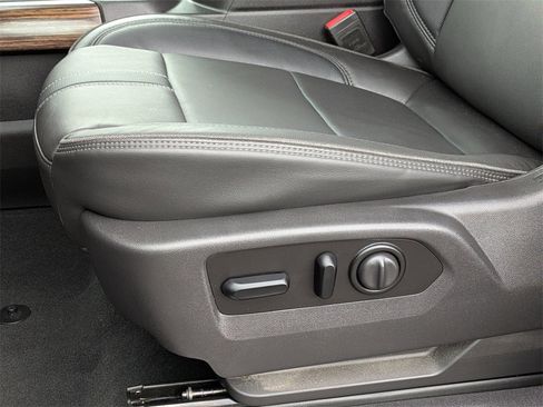 Used 2021 Chevrolet Silverado 1500 High Country w/ Technology Package image 19