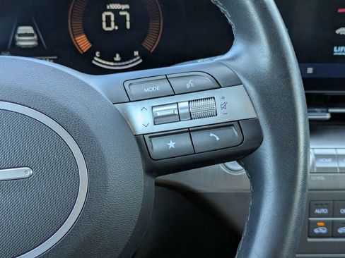 Used 2025 Hyundai Kona SEL FWD image 24