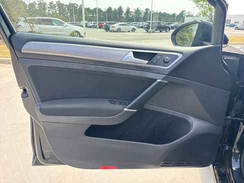 Used 2016 Volkswagen Golf S FWD image 14