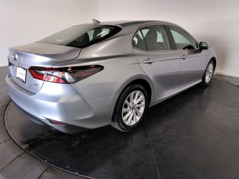 Used 2024 Toyota Camry LE image 5