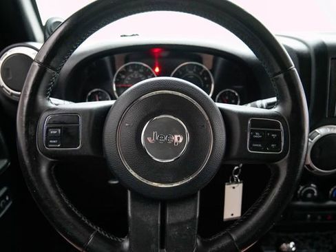 Used 2011 Jeep Wrangler Sahara image 29