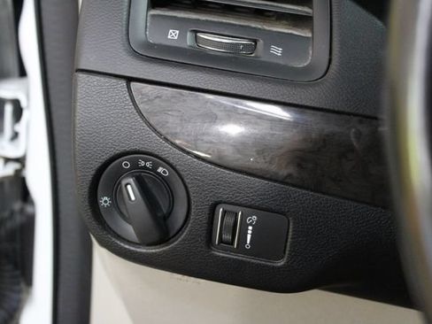 Used 2019 Dodge Grand Caravan SE w/ Rear Park Assist Package FWD image 15