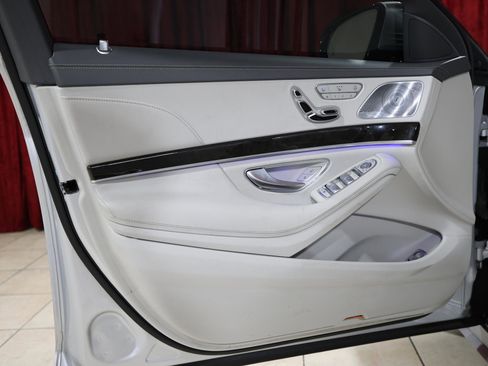 Used 2015 Mercedes-Benz S 550 Sedan image 11