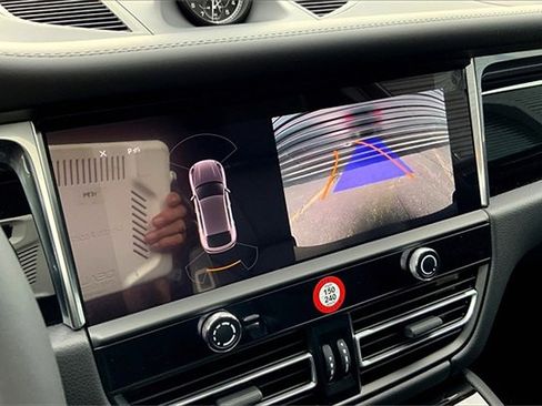 New 2025 Porsche Macan image 35