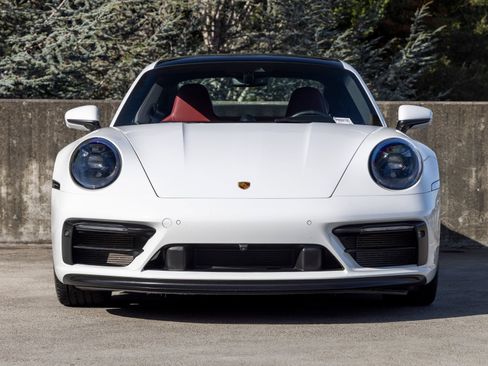 Used 2022 Porsche 911 Carrera GTS RWD image 8