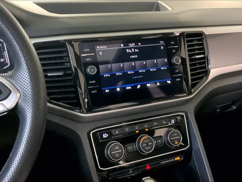 Used 2023 Volkswagen Atlas SEL R-Line image 6