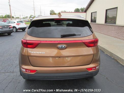 Used 2018 Kia Sportage LX w/ LX Popular Package image 7