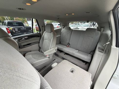 Used 2017 Buick Enclave Convenience FWD image 11