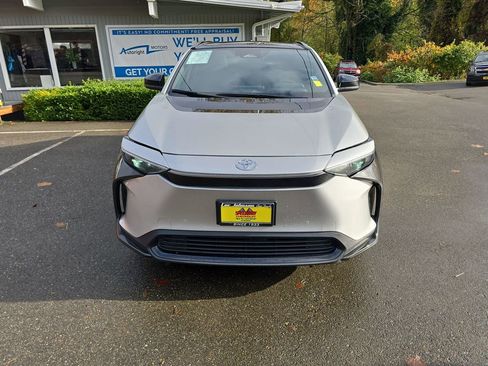 Used 2023 Toyota bZ4X XLE image 9