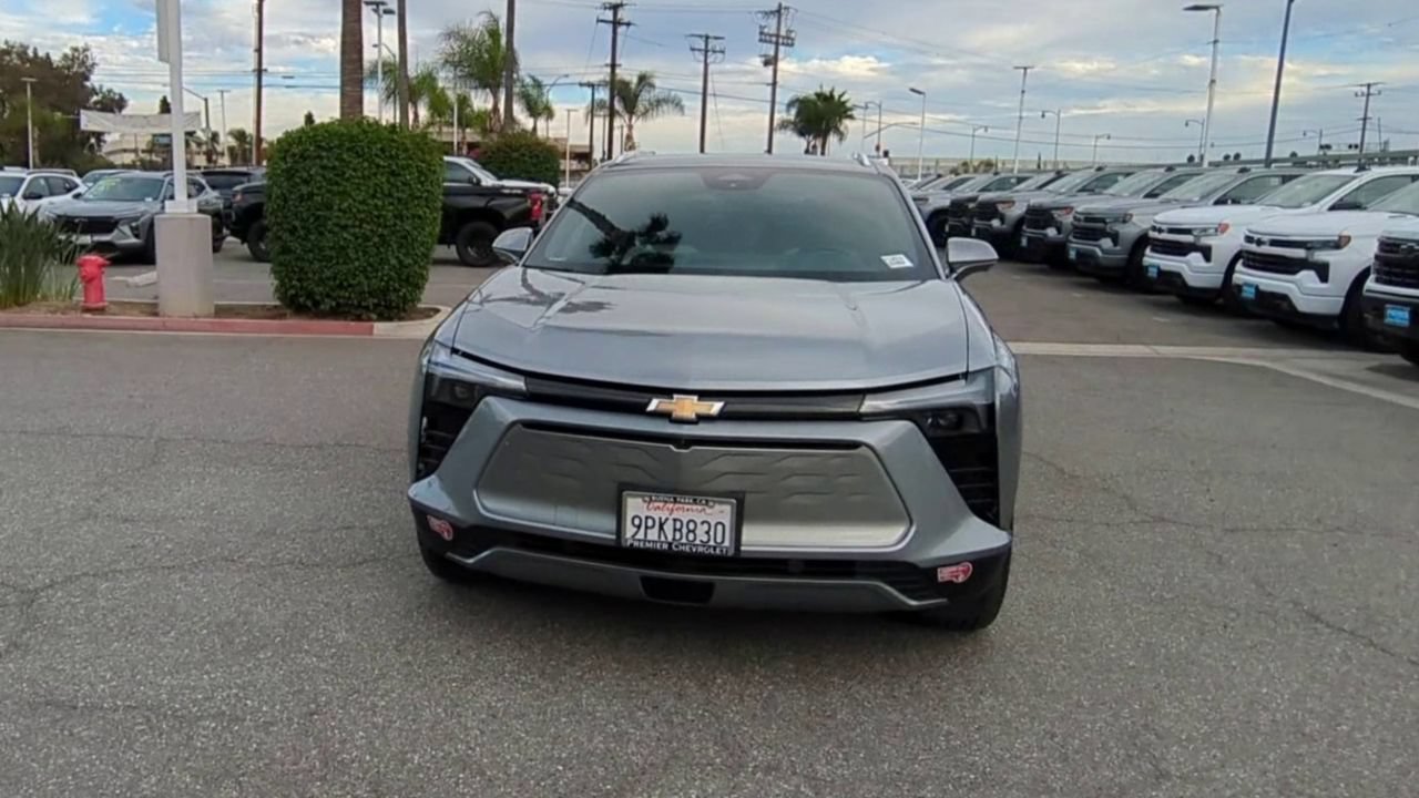 Used 2024 Chevrolet Blazer EV LT AWD/4WD image 3