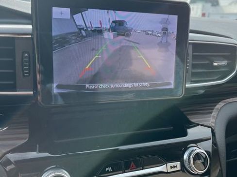 Used 2024 Ford Explorer Limited image 45