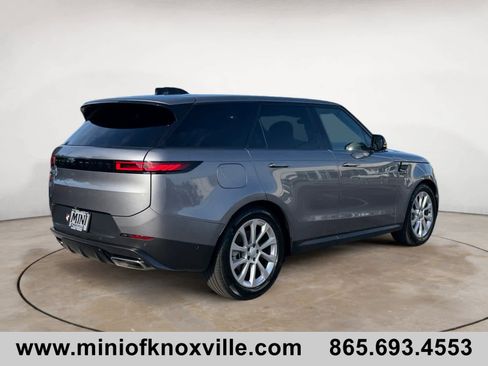 Used 2025 Land Rover Range Rover Sport SE AWD/4WD image 3