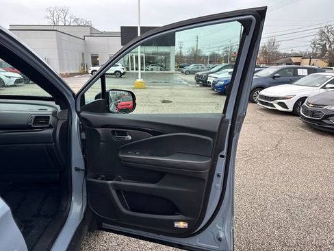 Used 2022 Honda Ridgeline Black Edition image 11