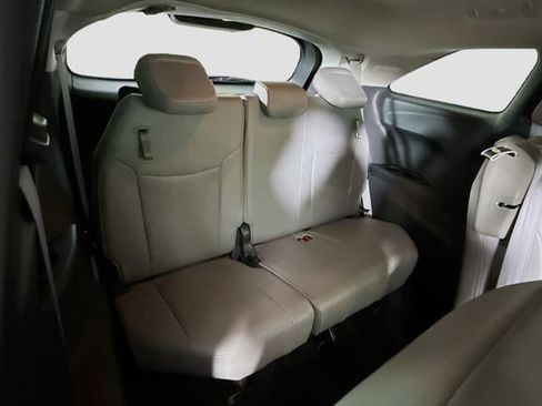 Used 2025 Toyota Sienna XLE w/ XLE Plus Package image 27