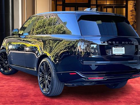 Used 2023 Land Rover Range Rover SE image 9