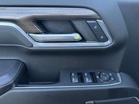 Used 2023 Chevrolet Silverado 1500 LT image 8