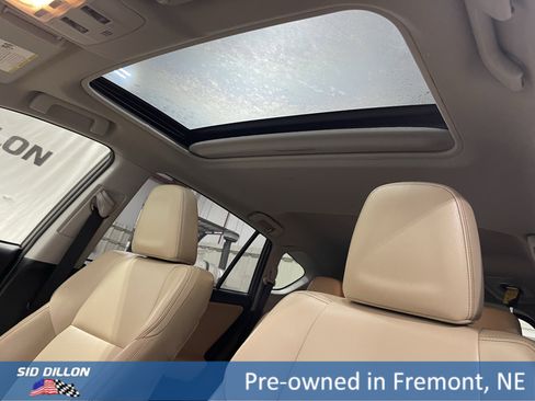 Used 2015 Toyota RAV4 Limited image 15