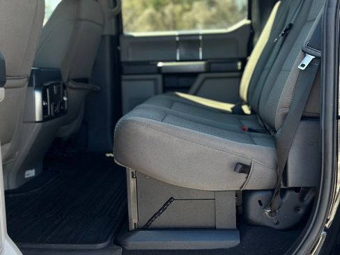 Certified 2022 Ford F250 XLT w/ Black Appearance Package image 19