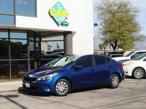 Used 2018 Kia Forte LX image 3