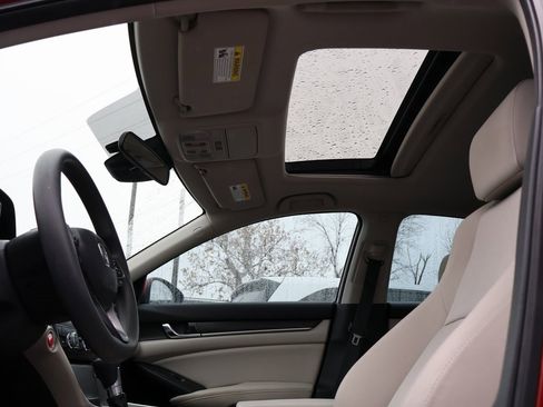 Certified 2018 Honda Accord EX image 31